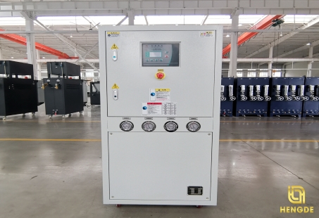 Refroidisseur à eau Hengde 24 kW pour la production de matériaux de construction en Espagne