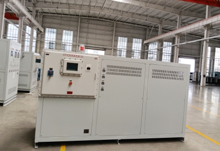 Trois machines intégrées de chauffage et de refroidissement antidéflagrantes en cours de production